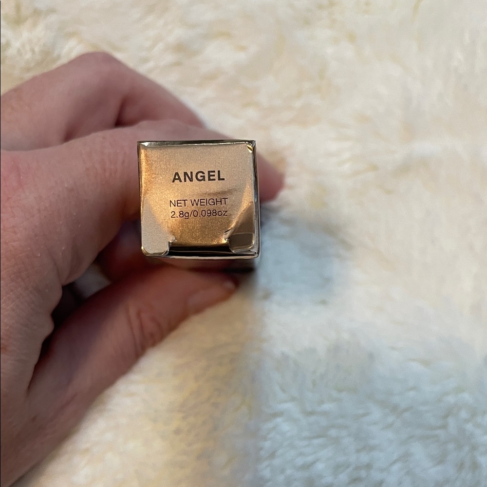 Mischo Beauty Lip Shine - Gold Sheer Lip Balm - Picture 2 of 5